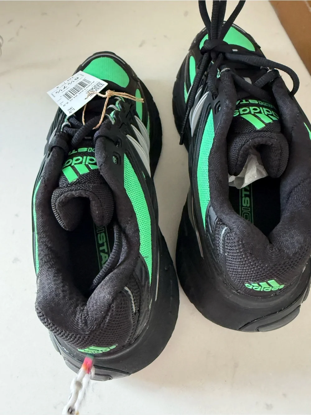 adidas 6.5 mens and 7.5 women's  Black and Green Mesh Athletic Sneakers